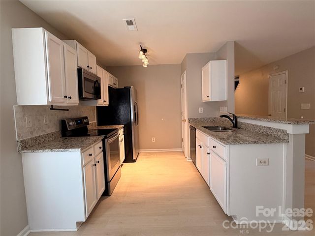 4413 Gondola Avenue, Charlotte, NC 28213