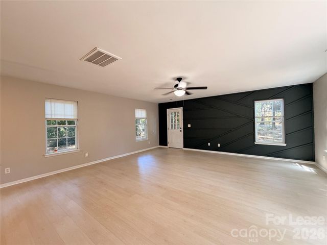 4413 Gondola Avenue, Charlotte, NC 28213