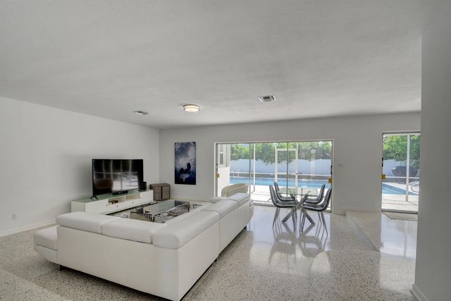 1171 Bimini Lane, Singer Island, FL 33404