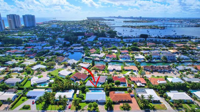 1171 Bimini Lane, Singer Island, FL 33404