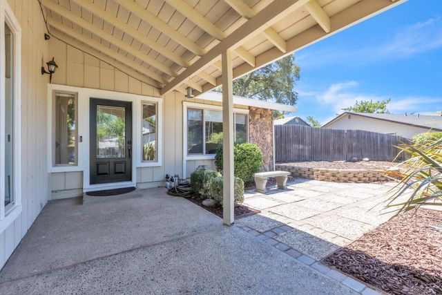 7846 Tamara Dr, Fair Oaks, CA 95628