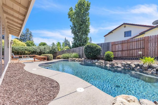7846 Tamara Dr, Fair Oaks, CA 95628