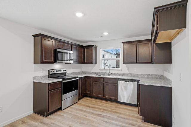 3921 BRAGG CT, Columbia, MO 65202