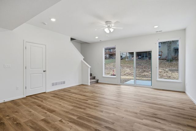 3921 BRAGG CT, Columbia, MO 65202