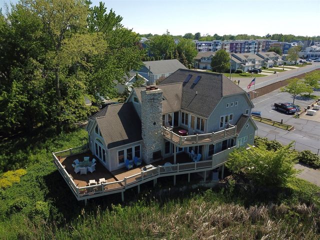 210 E Water Street, New Buffalo, MI 49117