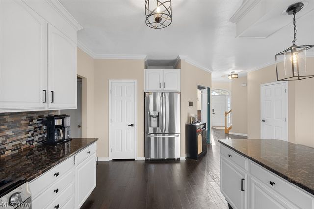 12471 Saddle Horn Circle, Strongsville, OH 44149