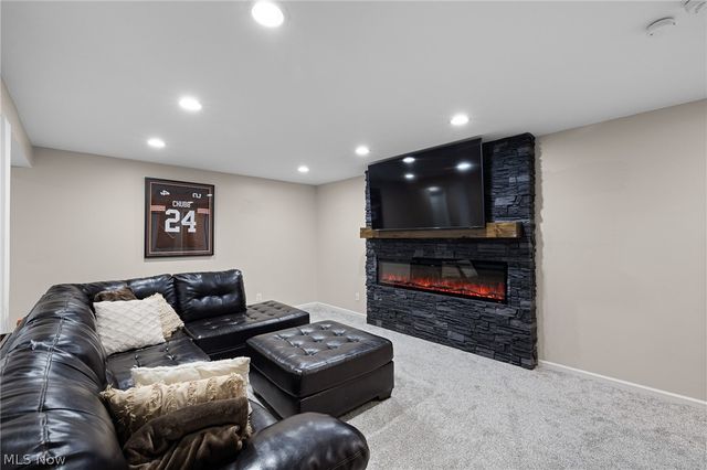 12471 Saddle Horn Circle, Strongsville, OH 44149