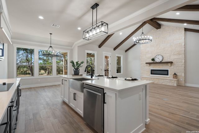 333 EAGLE ROCK RD, Spring Branch, TX 78070