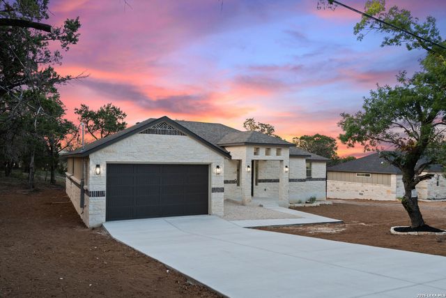 333 EAGLE ROCK RD, Spring Branch, TX 78070