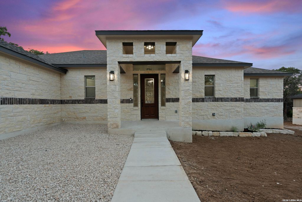 333 EAGLE ROCK RD, Spring Branch, TX 78070