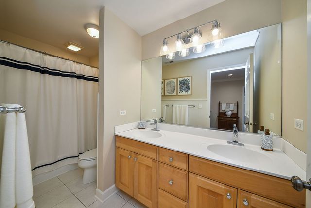 1028 Shady Lane, Glen Ellyn, IL 60137