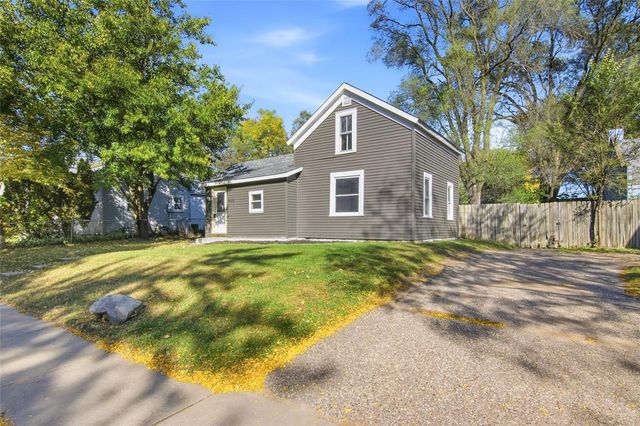2015 2nd Street, Eau Claire, WI 54703