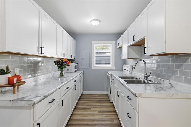 2015 2nd Street, Eau Claire, WI 54703