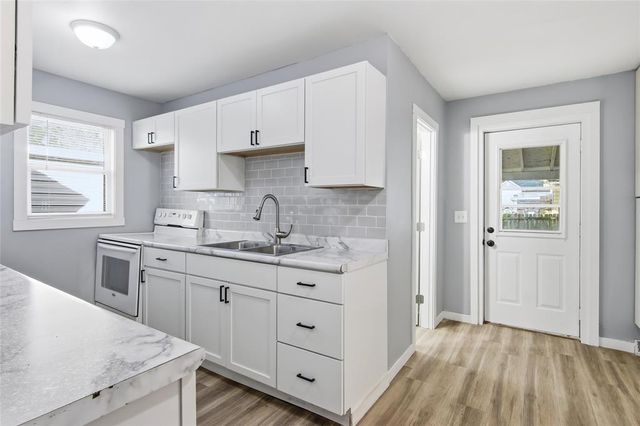 2015 2nd Street, Eau Claire, WI 54703