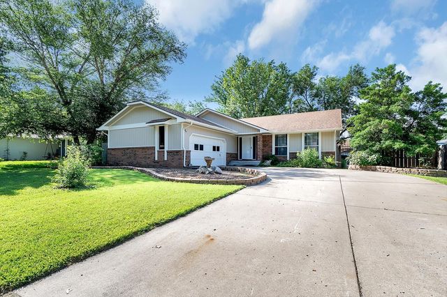 1307 E Blue Spruce Rd, Derby, KS 67037