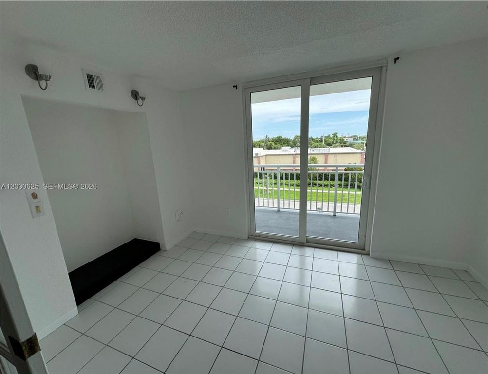 1251 NE 108th Street 409, Miami, FL 33161