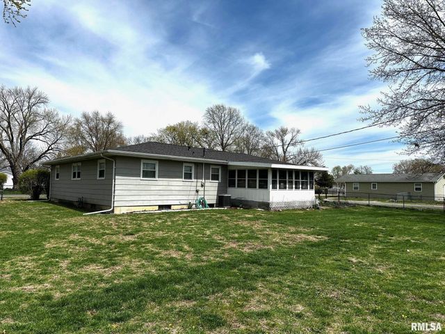 400 W SPRUCE Street, Chatham, IL 62629