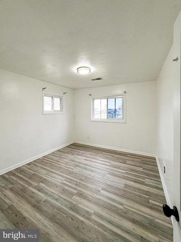 57 SIMONDS DR, New Castle, DE 19720