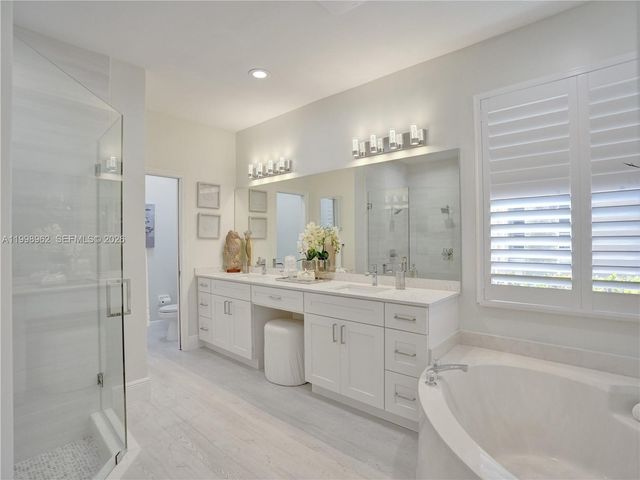 1356 Ginger Cir, Weston, FL 33326