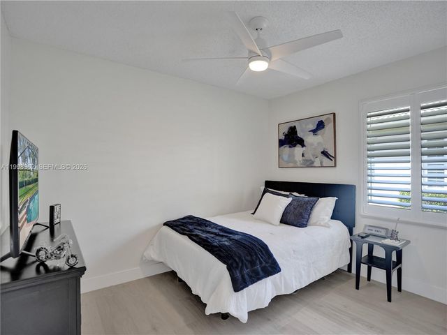 1356 Ginger Cir, Weston, FL 33326