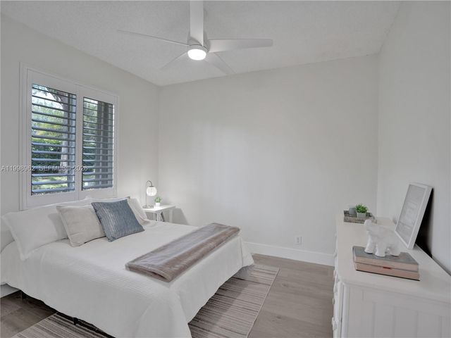 1356 Ginger Cir, Weston, FL 33326