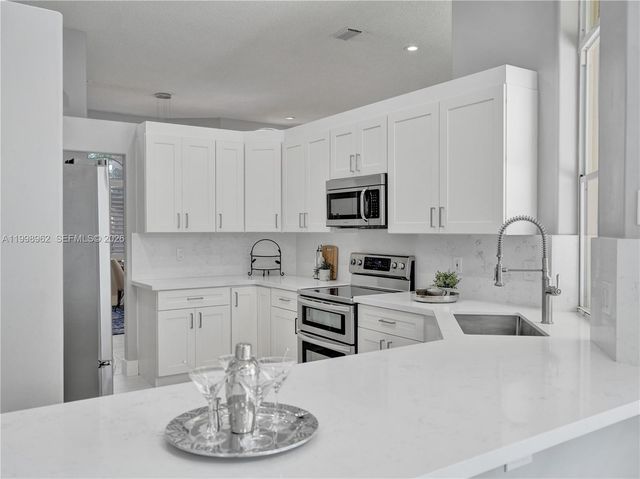 1356 Ginger Cir, Weston, FL 33326