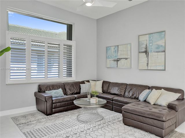 1356 Ginger Cir, Weston, FL 33326