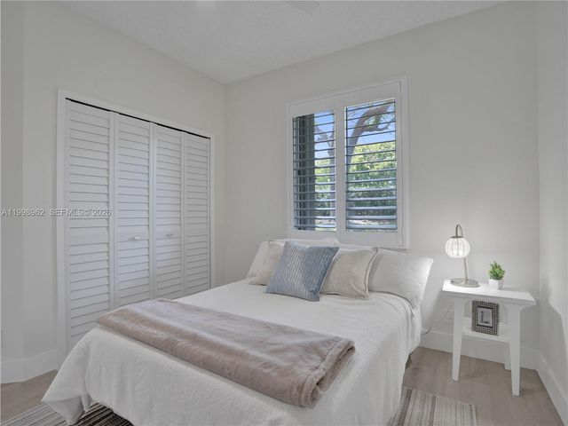 1356 Ginger Cir, Weston, FL 33326