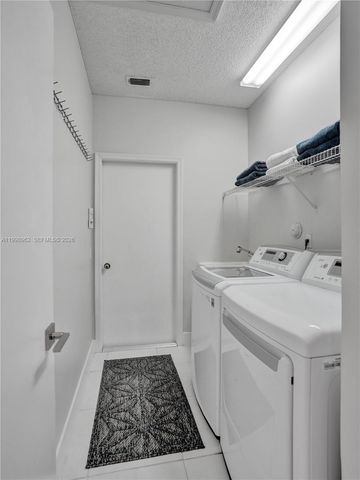 1356 Ginger Cir, Weston, FL 33326