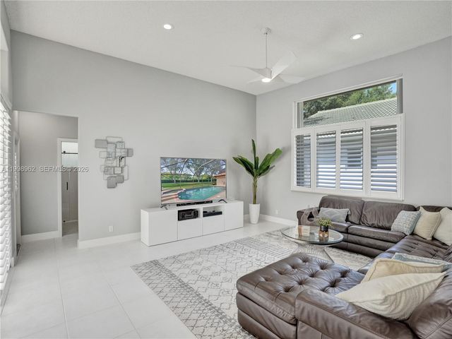 1356 Ginger Cir, Weston, FL 33326