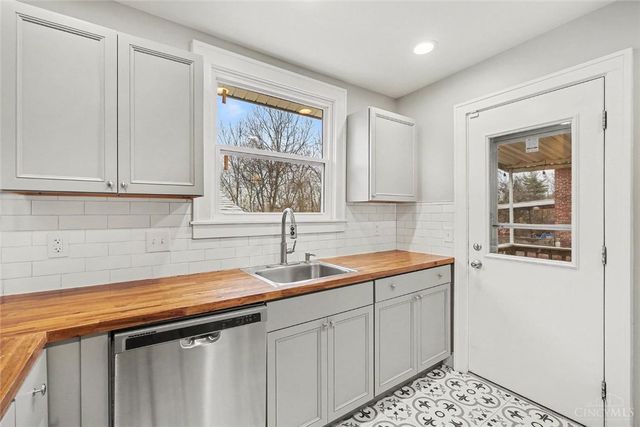 3519 McHenry Avenue, Cincinnati, OH 45225
