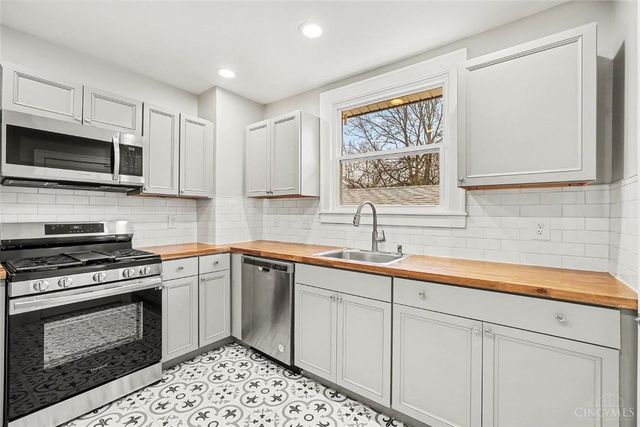 3519 McHenry Avenue, Cincinnati, OH 45225