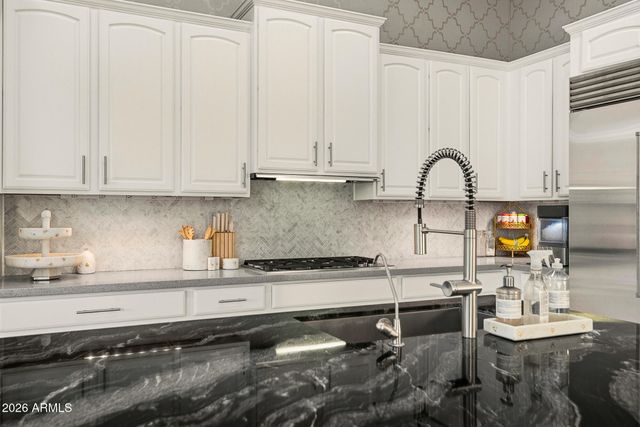 1529 W LAUREL GREENS Court, Phoenix, AZ 85086