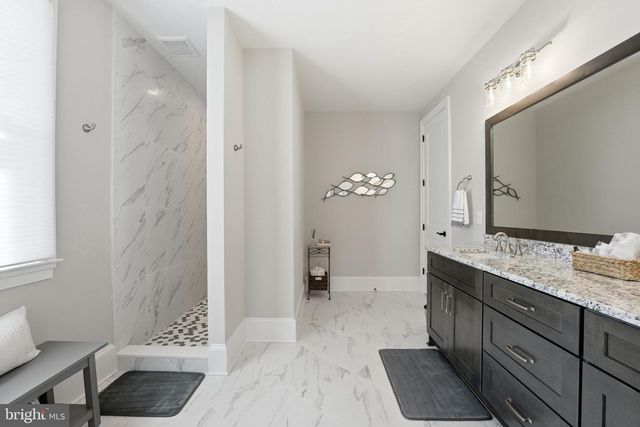 11215 PRESWICK LN, Spotsylvania, VA 22551