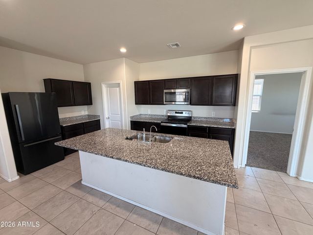 18389 W WHISPERING WIND Drive, Wittmann, AZ 85361