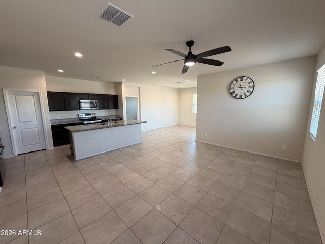 18389 W WHISPERING WIND Drive, Wittmann, AZ 85361