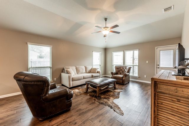 109 Red Deer Way, Huntsville, TX 77320