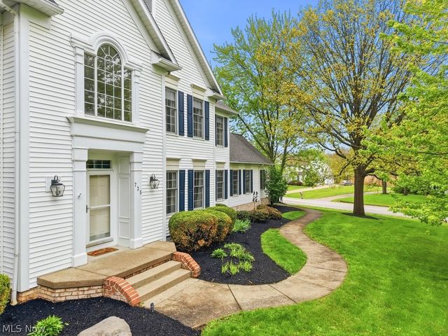 735 Jamestown Court, Hudson, OH 44236