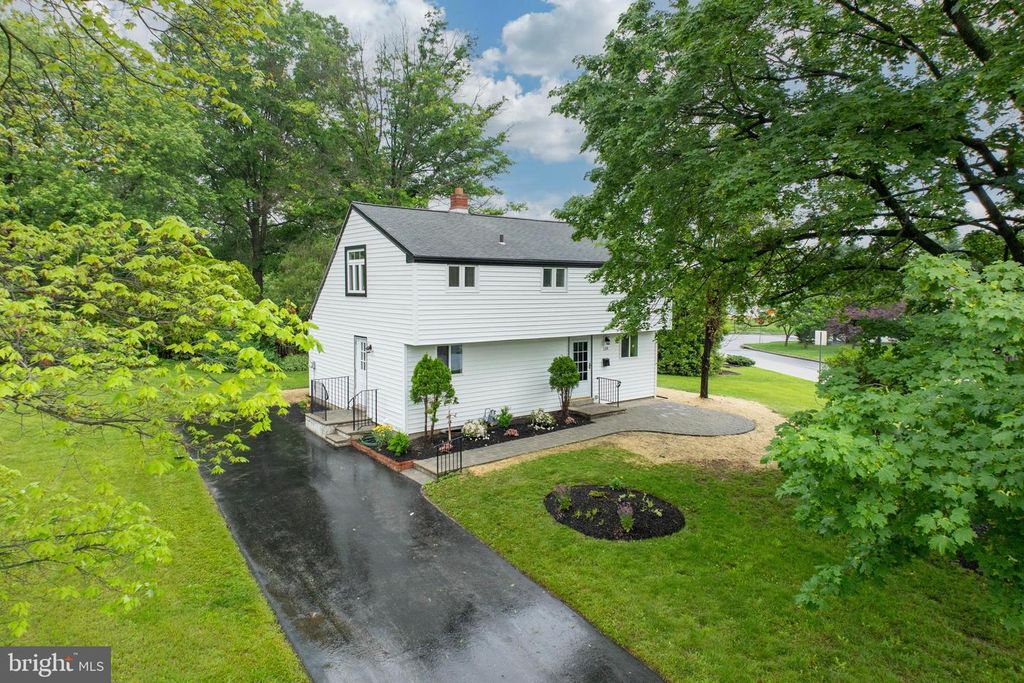 110 DEEP HOLLOW ROAD, King Of Prussia, PA 19406