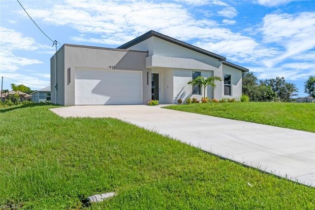1827 EMBERS PKWY W, Cape Coral, FL 33993
