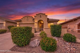 1106 W Montelupo Drive, Oro Valley, AZ 85755