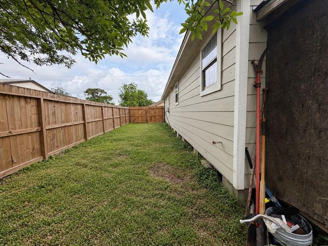 1115 Turner Street, Baytown, TX 77520
