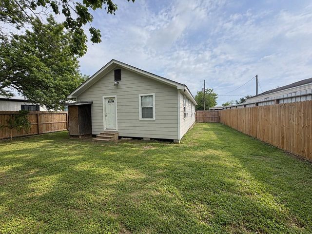 1115 Turner Street, Baytown, TX 77520