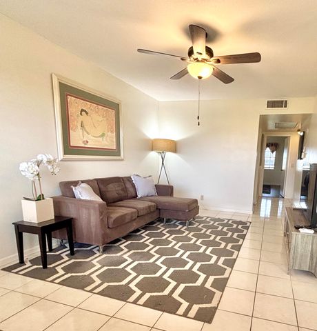 4032 Newcastle B, Boca Raton, FL 33434