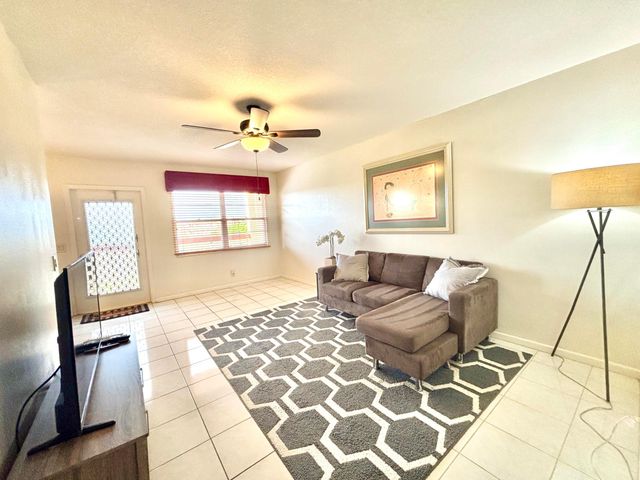4032 Newcastle B, Boca Raton, FL 33434