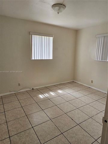 5820 NW 19th St B, Sunrise, FL 33313