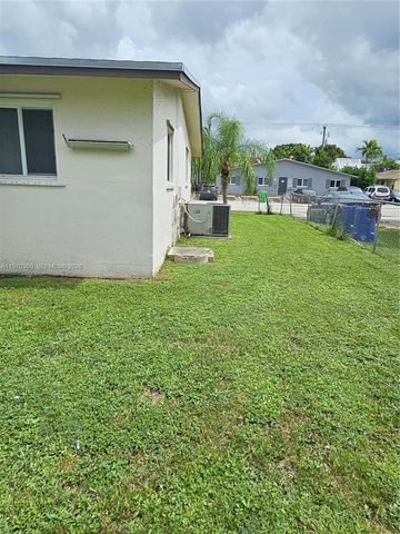 5820 NW 19th St B, Sunrise, FL 33313