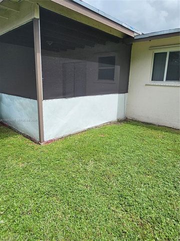 5820 NW 19th St B, Sunrise, FL 33313