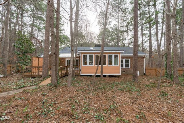 2204 Ridgefield Drive, Chapel Hill, NC 27517