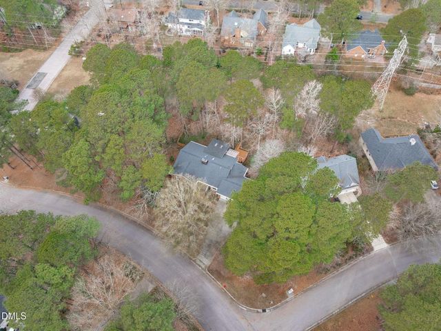 2204 Ridgefield Drive, Chapel Hill, NC 27517